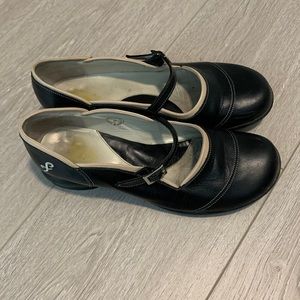 John Fluevogs Fellowships Sandra sz 8